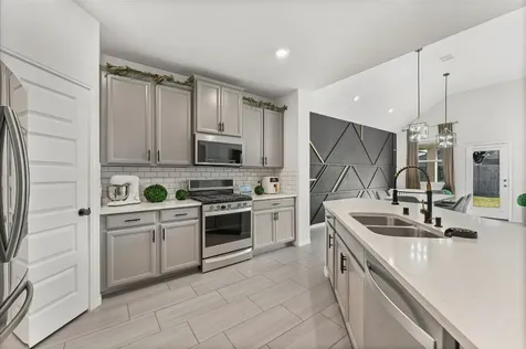 2450 Bear Creek Drive Rosharon TX 77583