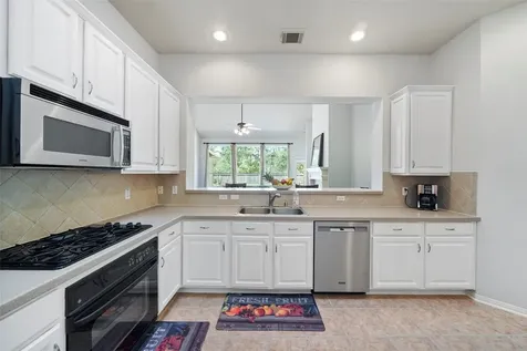 158 N Whistlers Bend Circle The Woodlands TX 77384