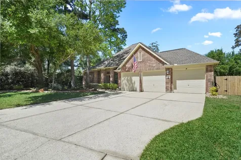 158 N Whistlers Bend Circle The Woodlands TX 77384
