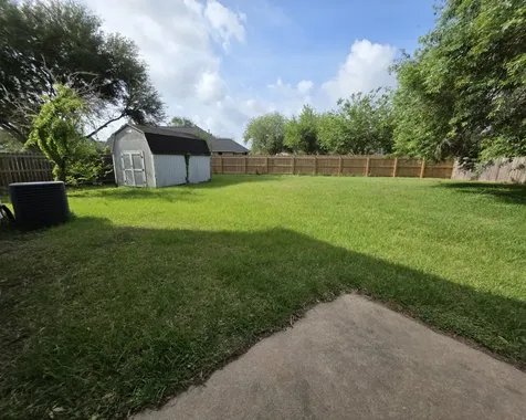 129 Corral Court Angleton TX 77515