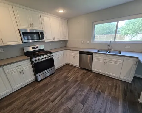 129 Corral Court Angleton TX 77515