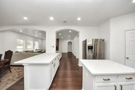 915 Hinsdale Magnolia TX 77354