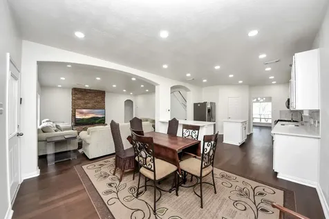 915 Hinsdale Magnolia TX 77354