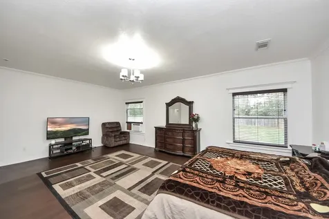 915 Hinsdale Magnolia TX 77354