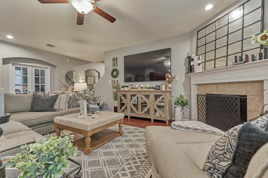 204 Forest Peak Way Montgomery TX 77316
