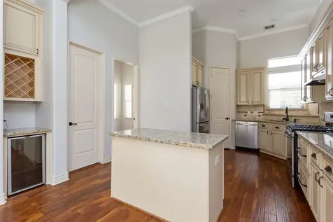 5743 Kiam Street C Houston TX 77007