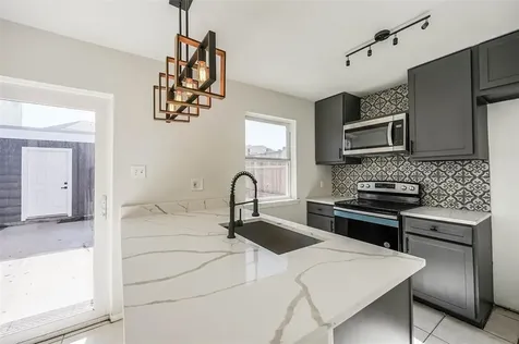 37 San Jacinto Drive Galveston TX 77550