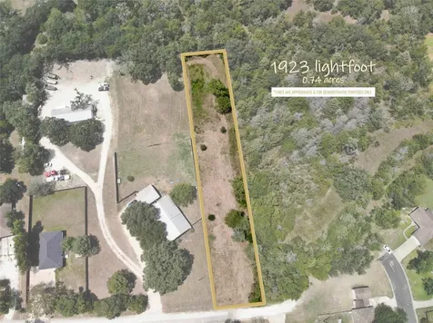 1923 Lightfoot Lane Bryan TX 77803