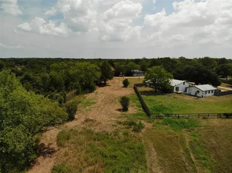 1923 Lightfoot Lane Bryan TX 77803