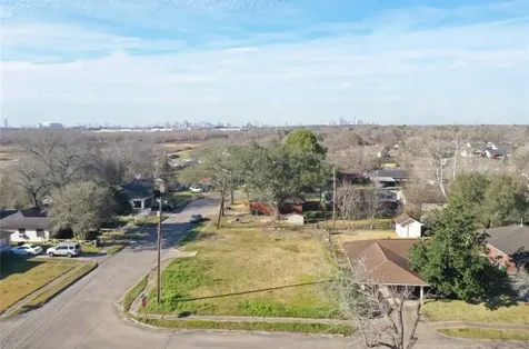 3003 Sunnydale Drive Houston TX 77051
