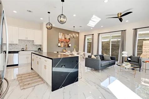 5908 Street Augustine Street B Houston TX 77021