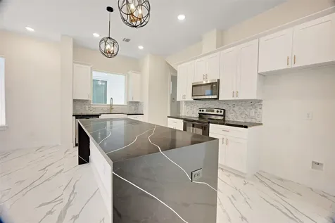 5908 Street Augustine Street B Houston TX 77021