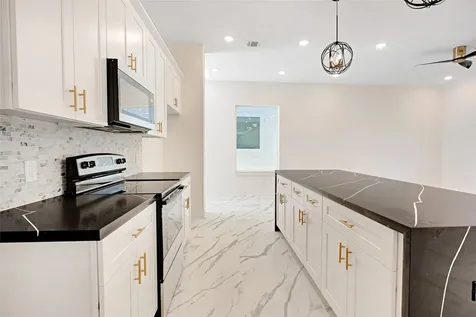5908 Street Augustine Street B Houston TX 77021