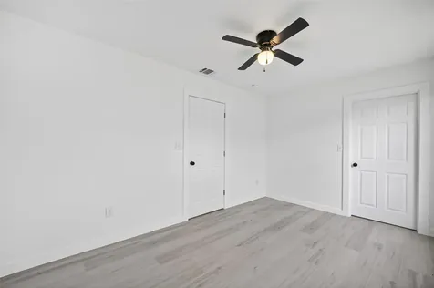 9007 Hilda Street Houston TX 77033
