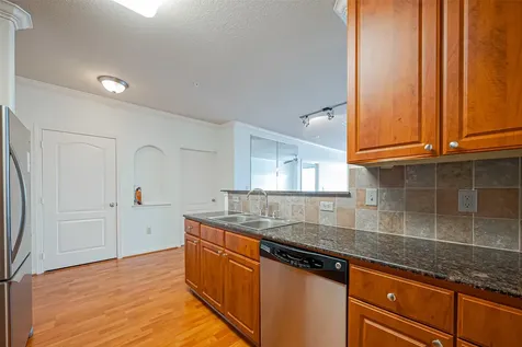 1711 Old Spanish Trail 303 Houston TX 77054