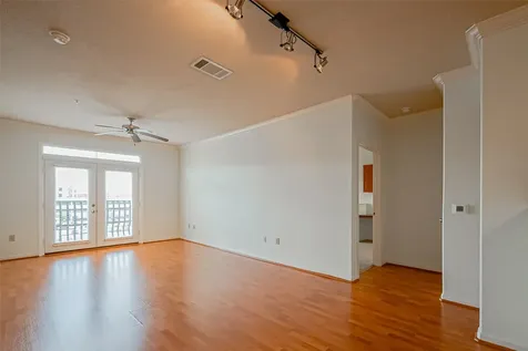 1711 Old Spanish Trail 303 Houston TX 77054