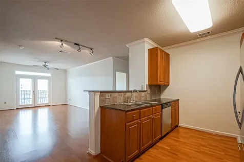 1711 Old Spanish Trail 303 Houston TX 77054