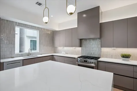 729 W 21st Street A Houston TX 77008