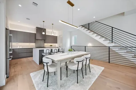 729 W 21st Street A Houston TX 77008