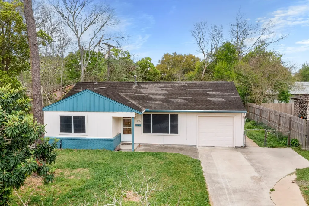 1737 S Park Drive Alvin TX 77511