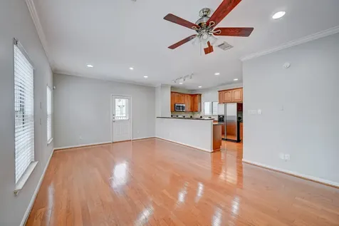 4323 Marina Street A Houston TX 77007
