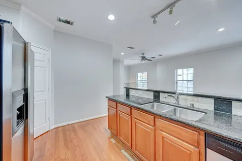 4323 Marina Street A Houston TX 77007