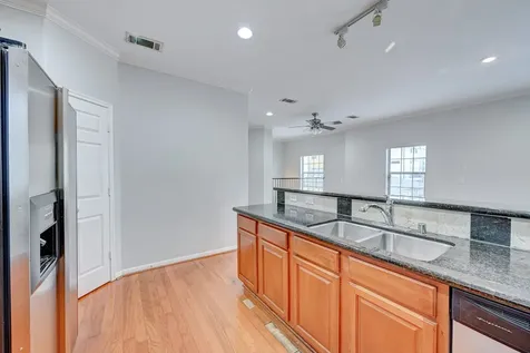 4323 Marina Street A Houston TX 77007