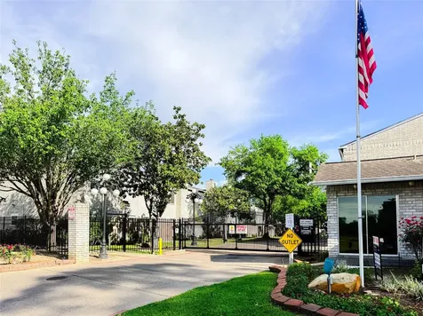 17497 Red Oak Drive 7497 Houston TX 77090