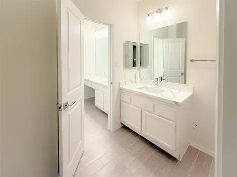 17497 Red Oak Drive 7497 Houston TX 77090