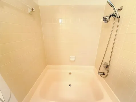 17497 Red Oak Drive 7497 Houston TX 77090