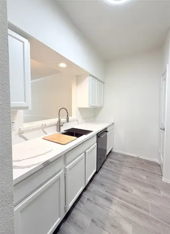 17497 Red Oak Drive 7497 Houston TX 77090
