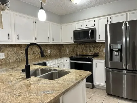 6103 Ludington Drive 4-942 Houston TX 77035