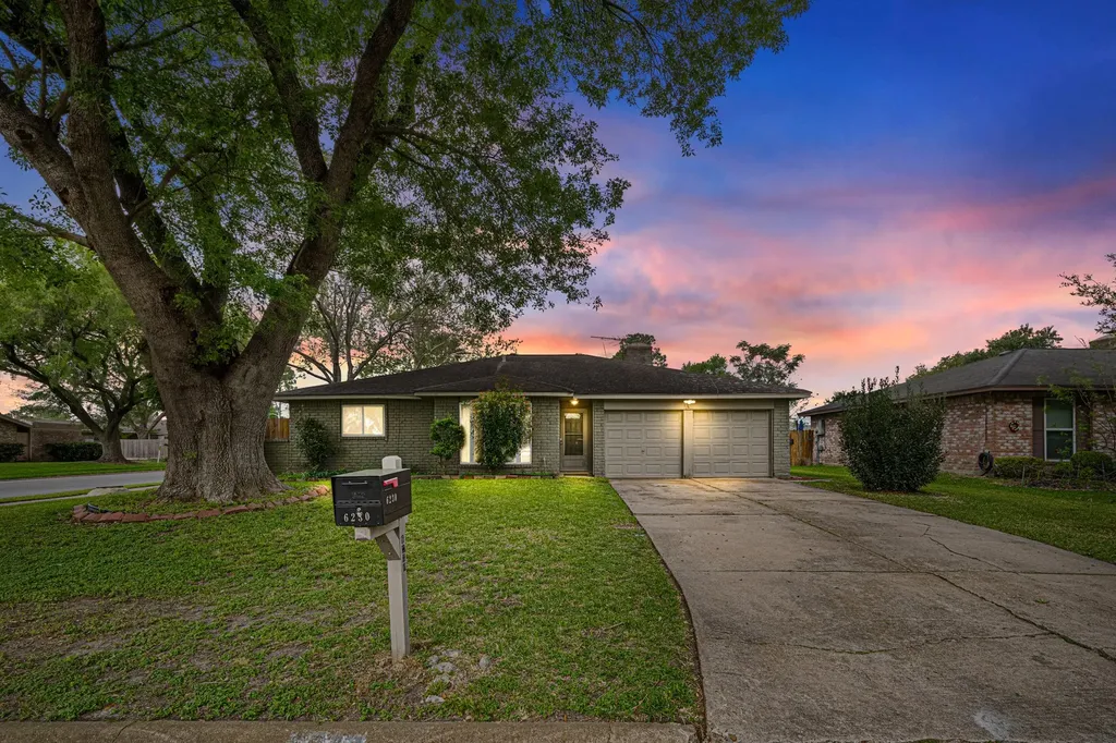 6230 Knollwest Drive Houston TX 77072