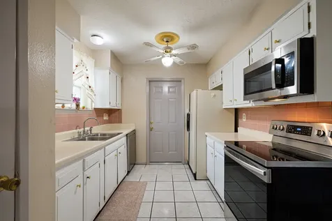 6230 Knollwest Drive Houston TX 77072