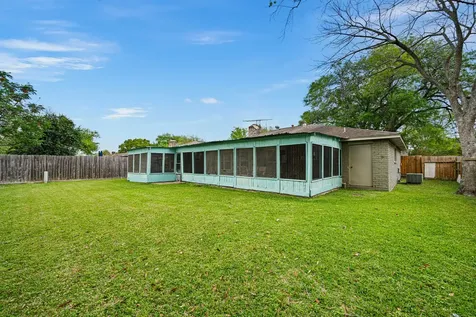 6230 Knollwest Drive Houston TX 77072