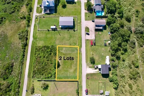 1064 Melody Lane Crystal Beach TX 77650