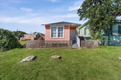 2818 Avenue M 1/2 Galveston TX 77550