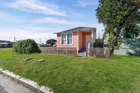 2818 Avenue M 1/2 Galveston TX 77550