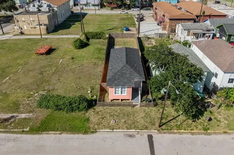 2818 Avenue M 1/2 Galveston TX 77550