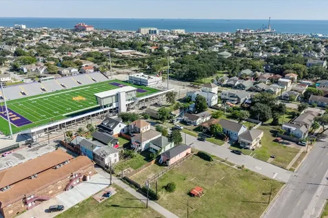 2818 Avenue M 1/2 Galveston TX 77550