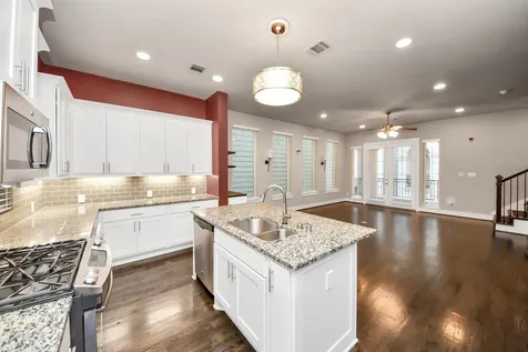 2704 Freund Street Houston TX 77003