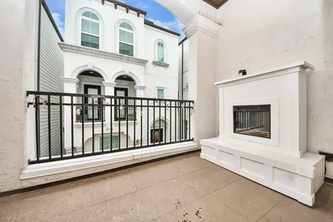 2704 Freund Street Houston TX 77003