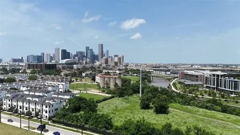 2704 Freund Street Houston TX 77003