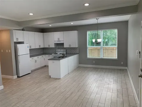 4221 Alvin Street A Houston TX 77051