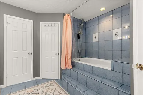 2920 Grace Lane Highlands TX 77562