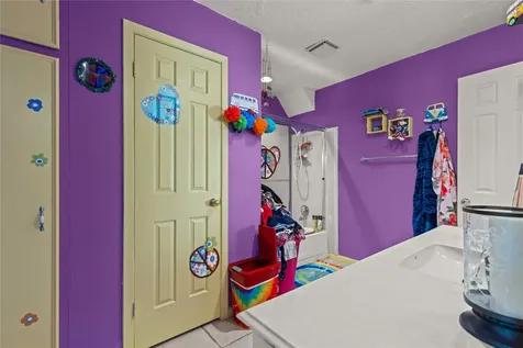 2920 Grace Lane Highlands TX 77562