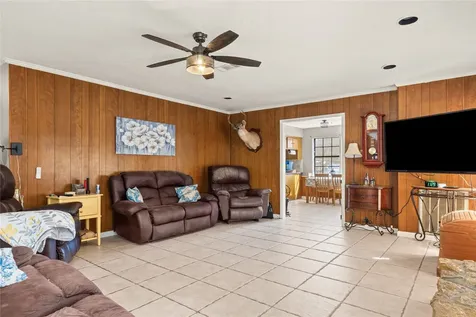 2920 Grace Lane Highlands TX 77562