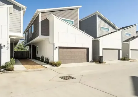 10211 Las Nubes Avenue Houston TX 77075