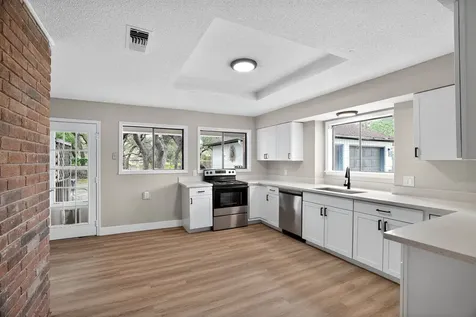 107 Cherry Hills Rockport TX 78382