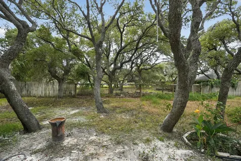 107 Cherry Hills Rockport TX 78382